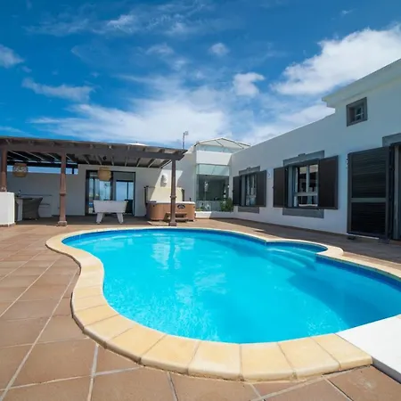 Babel - First Line Seafront House * Playa Blanca (Lanzarote)