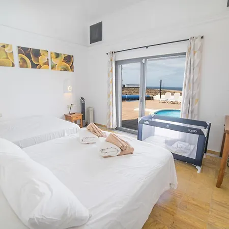 Babel - First Line Seafront House Tatil Evi *