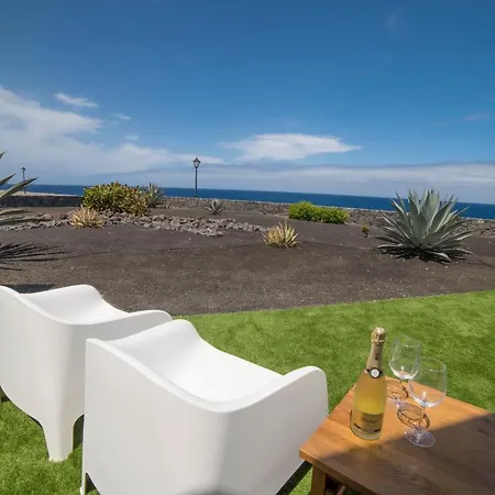 Babel - First Line Seafront House * Playa Blanca (Lanzarote)