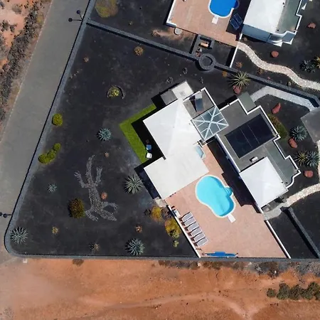 Ferienhaus Babel - First Line Seafront House *