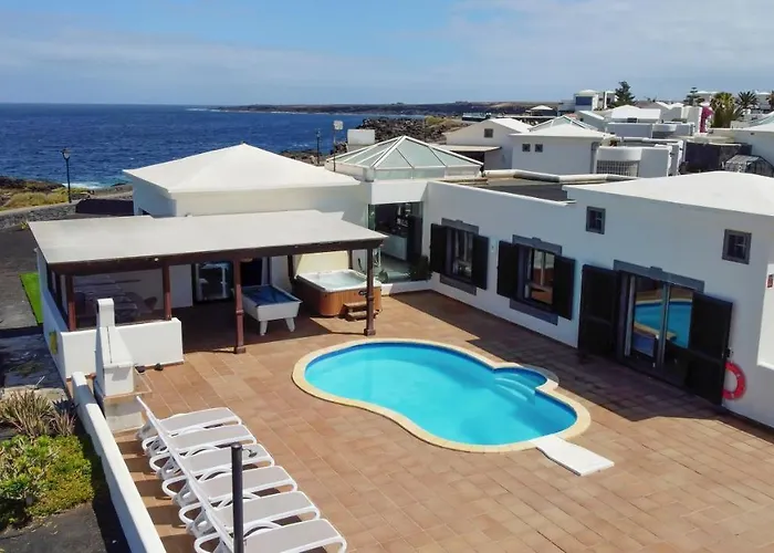 Feriehus Babel - First Line Seafront House Playa Blanca (Lanzarote)