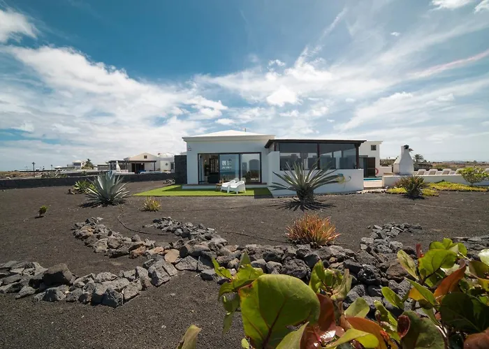 Feriehus Babel - First Line Seafront House *