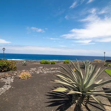 Babel - First Line Seafront House *