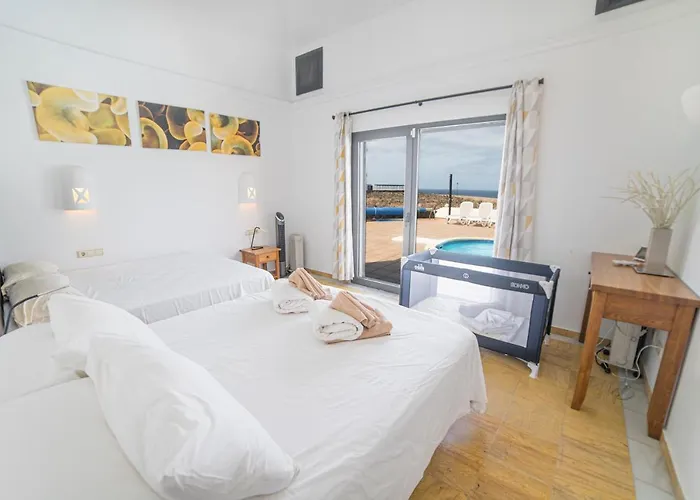 Babel - First Line Seafront House Σπίτι διακοπών *