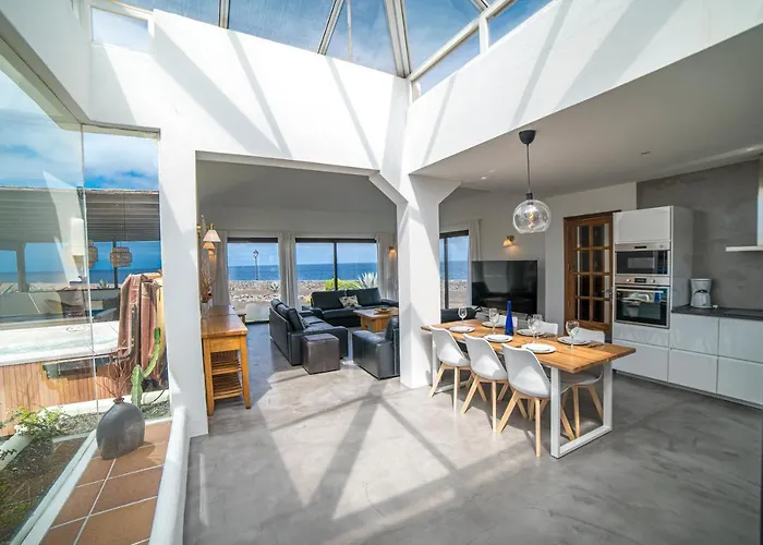 Babel - First Line Seafront House Πλάγια Μπλάνκα