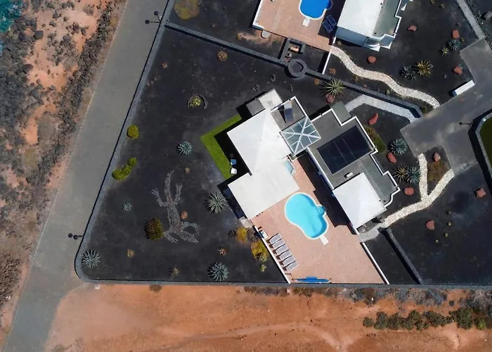 Σπίτι διακοπών Babel - First Line Seafront House *